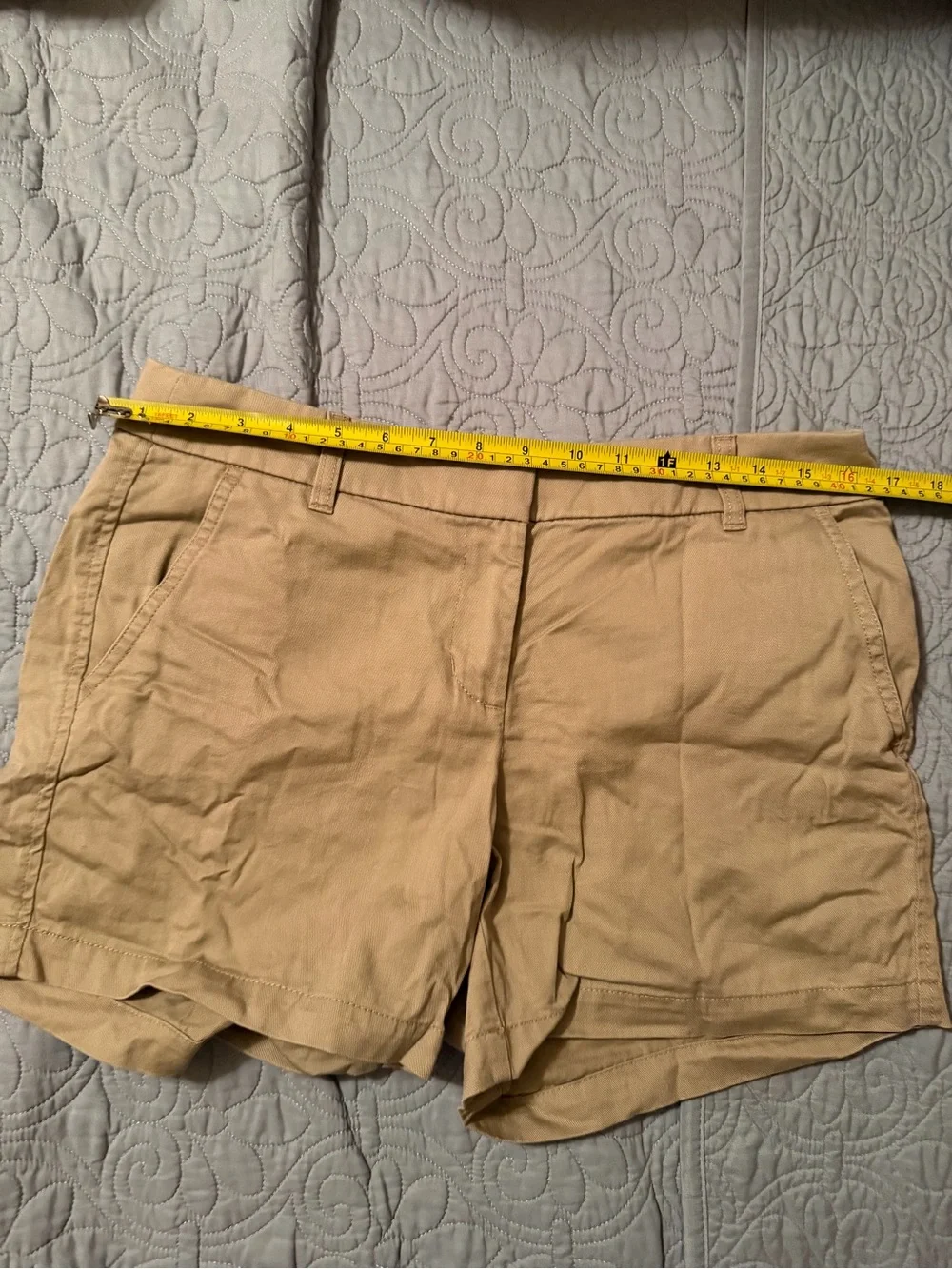 J.Crew Chino Shorts Women’s Size 6 Khaki Tan 100% Cotton Classic Casual